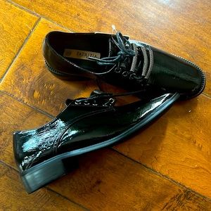 Black patent leather shoes (beautiful)!